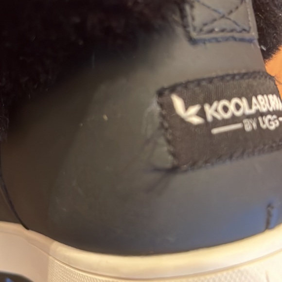 Black Kookaburra boots by Ugg, size 6 - Picture 11 of 12